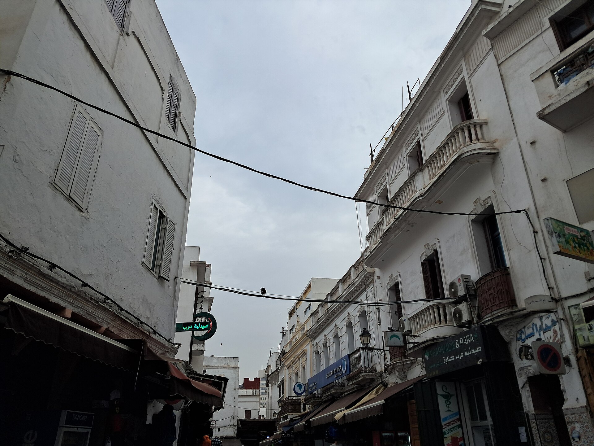 Old medina walking tour — independent lanes, souks and Habous quarter on foot from Casablanca port